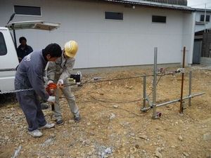 (a)杭埋没深さが1.0mの場合の加力風景-1